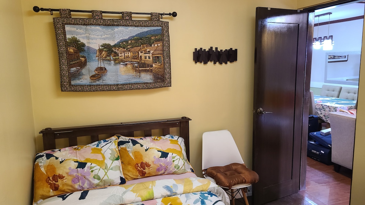 غرفة النوم الأولى