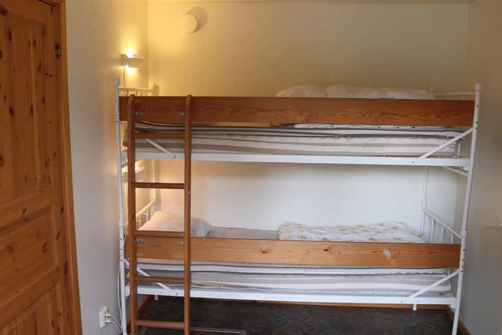 Nr 6 Bunkbeds in the entrance 