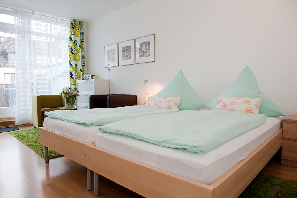 Doppelbett (90/90x200), das man bei Bedarf auch in 2 Einzelbetten verwandeln kann