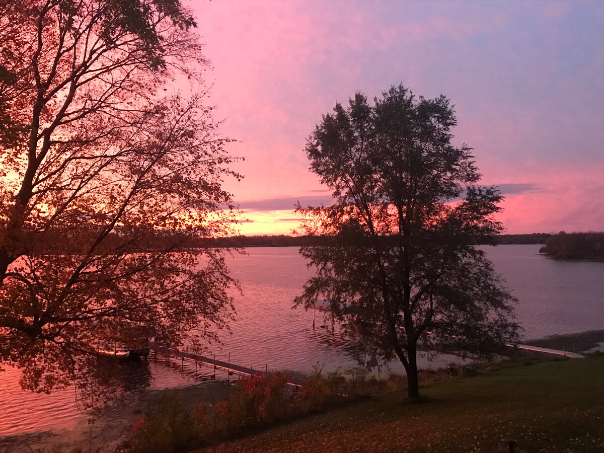 West Rush Lake Cabin/great fishing off dock Cabins for Rent in