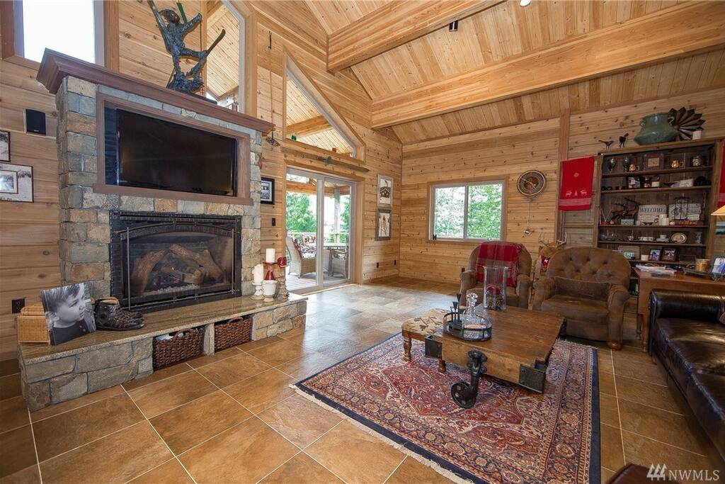 Living Room (gas fire and Direct TV)