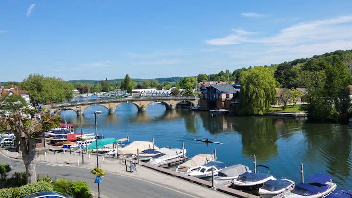 Tatiana's Flat - Stunning views over river Thames.