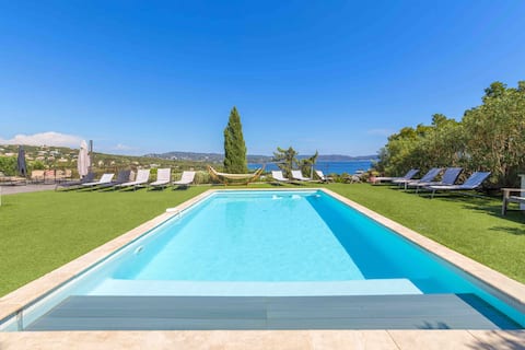 Heated pool villa with 180° sea view