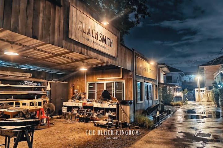 The Black Kingdom / 150m. from Mrt BangAor station gallery image 3