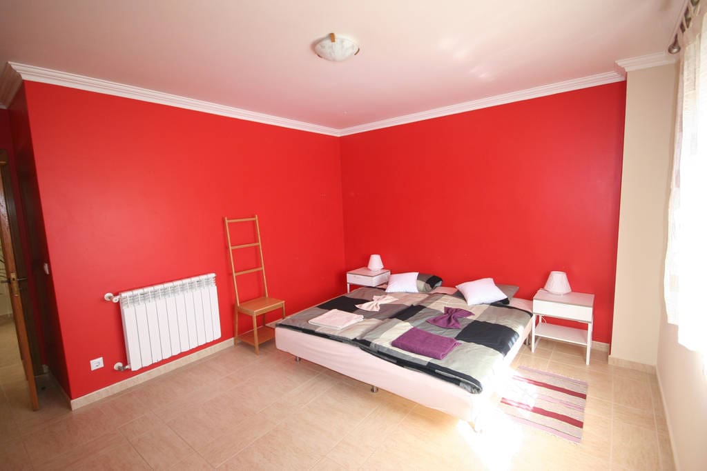 BIG Doubleroom, bed 180 can be in twin.