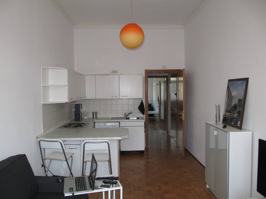 Wohnzimmer mit Küchenzeile