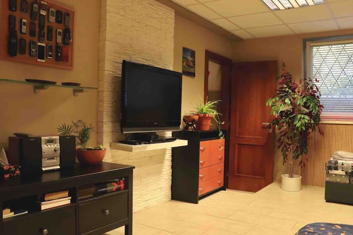 Cozy underground studio close to the city centre