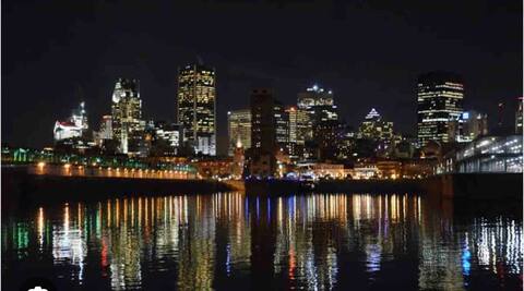 Hot spot luxe house 15 min Downtown Montreal