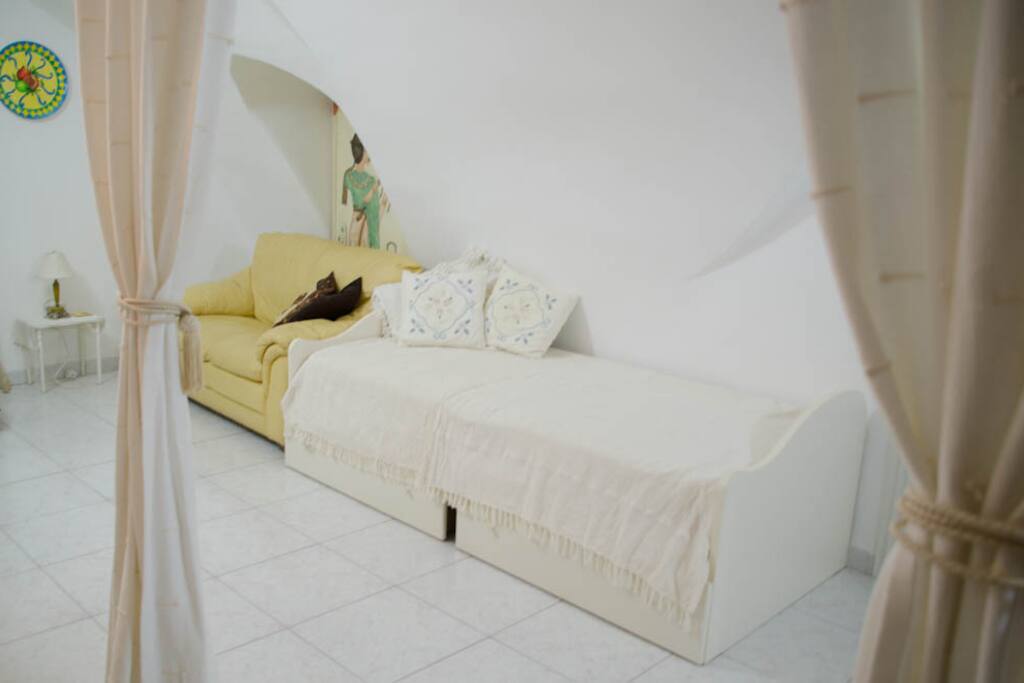 Bedroom contains day bed