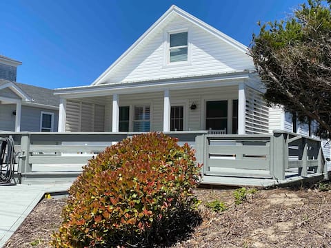 Top performing Airbnb: Oceanside Cottage by beach access in Atlantic Beach