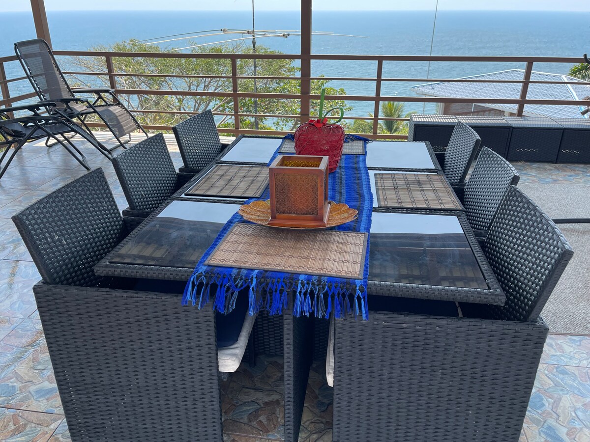 Welcoming Beach House in Atami, near El Tunco Surf