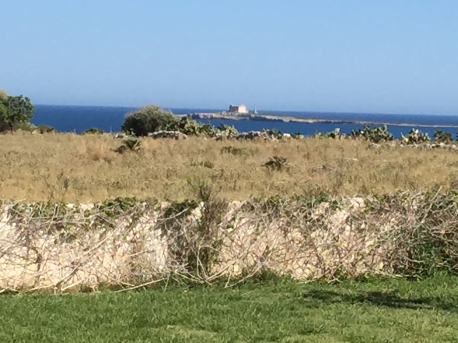 L'Isola di Capo Passero vista dal giardino