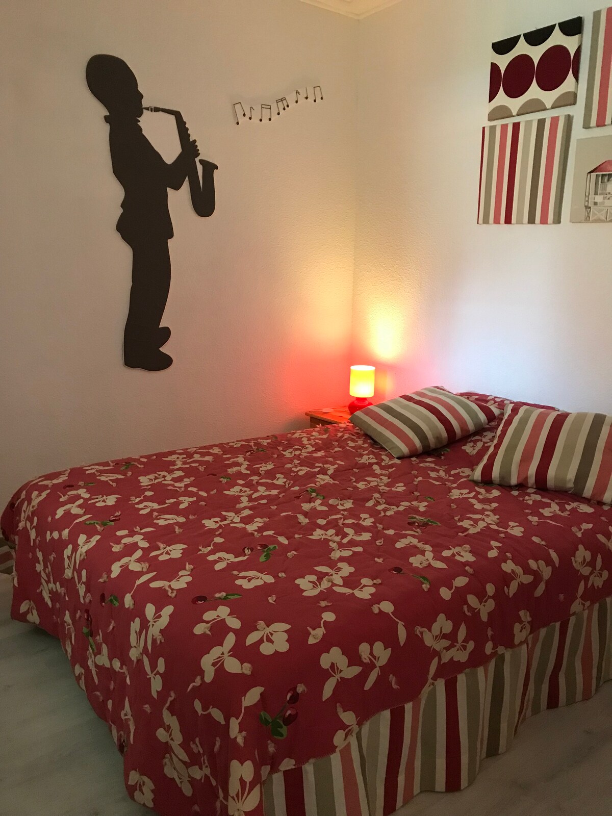 วิลล่า 1: ห้องนอน 1 ที่ชั้นล่าง