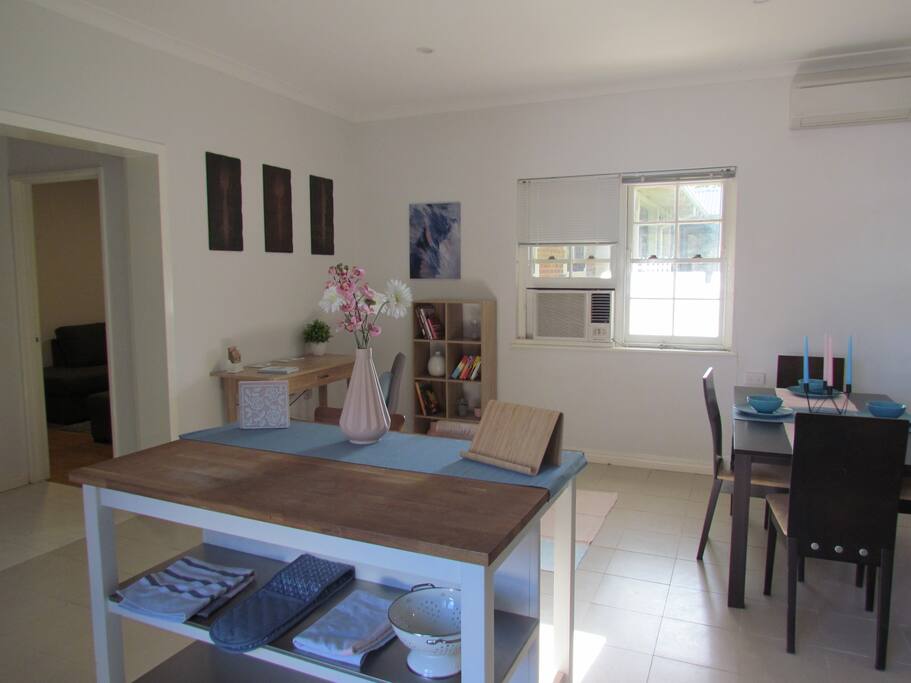 Open Plan Kitchen & Dinning Area