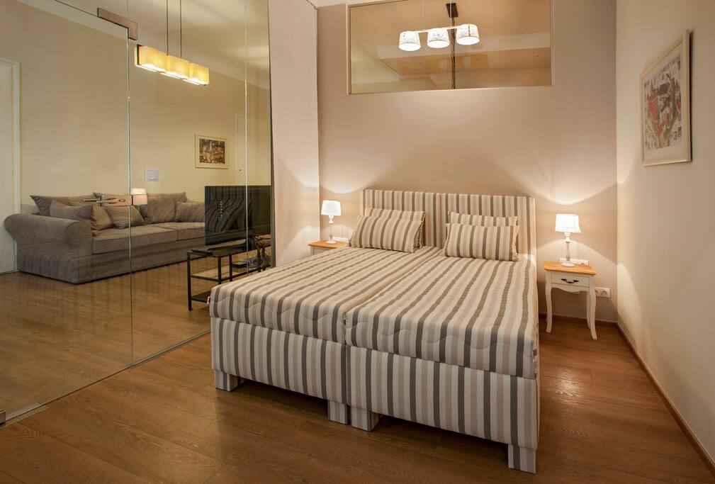 Bedroom 2 / twin room