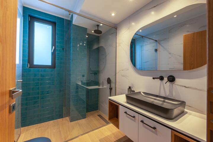 VIP Villa Lydia, indoor heated pool, seaview, cozy gallery image 5