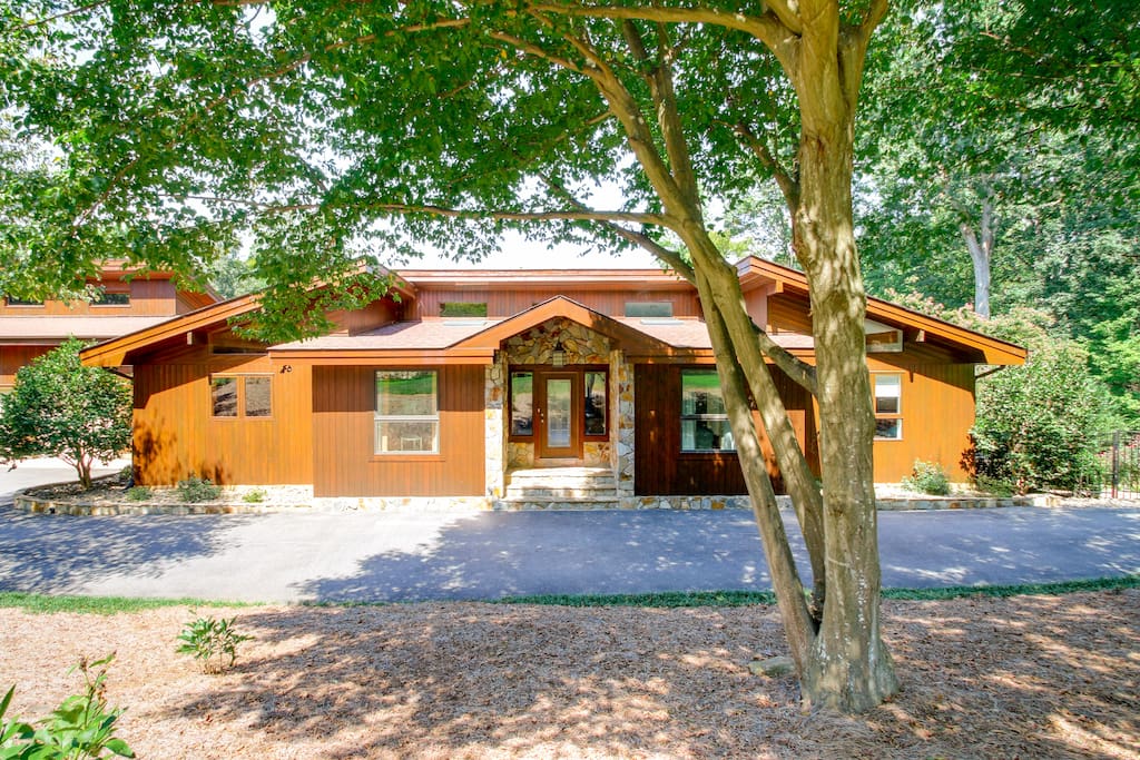 Modern custom cedar home with lakefront charm