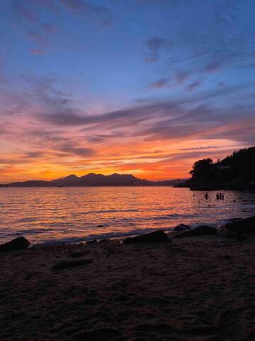 Spacious 4 bedroom Lamma home surrounded by nature gallery image 2