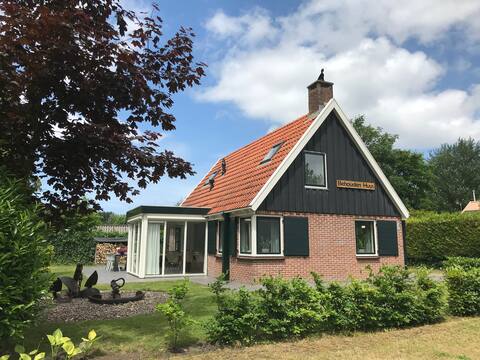 Vacation home -6 pers- Lauwersoog park Robbenoort