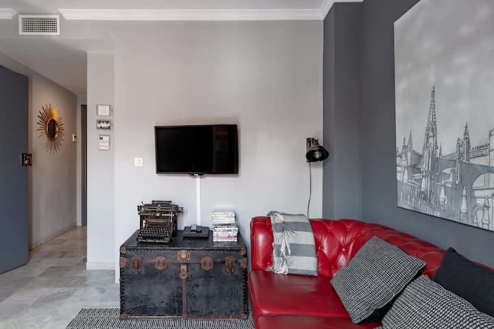 Stylish And Characterful Flat In The Heart Of Seville - Seville Airport (SVQ)