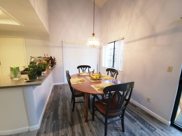 Beautiful 3 Bedroom, 2 Bath House gallery image 3