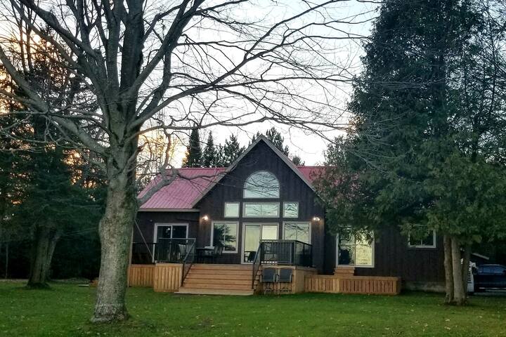 Beautiful Waterfront Home | 30 Minutes from Ottawa