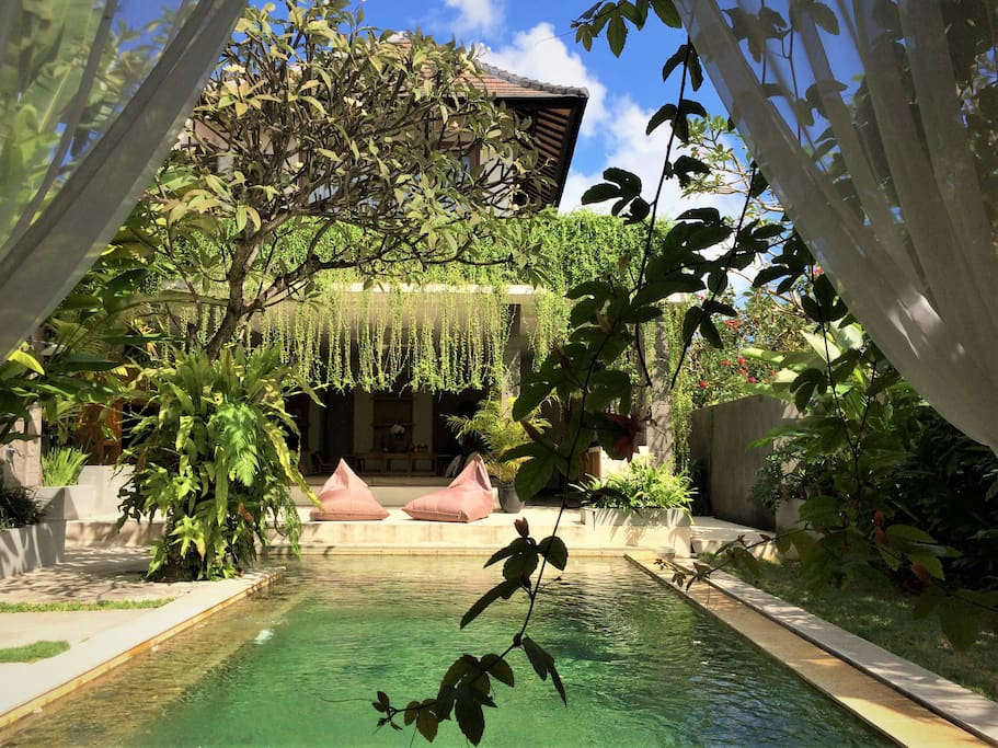 Spacious outdoor and large pool