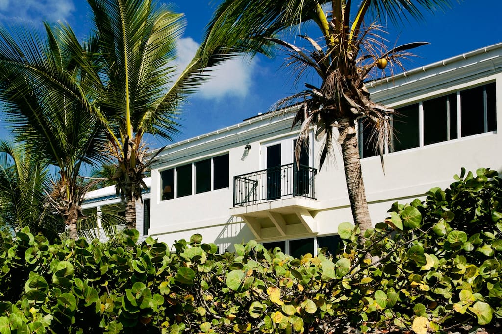 BIG WATERFRONT VILLA WALK SHOPPING & RESTAURANTS Houses for Rent in