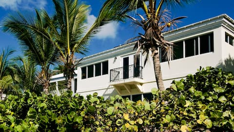 Top performing Airbnb: BIG WATERFRONT VILLA WALK SHOPPING & RESTAURANTS in Cruz Bay