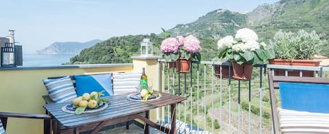Studio4, sea view, balcony, kitchen, carpark, wifi