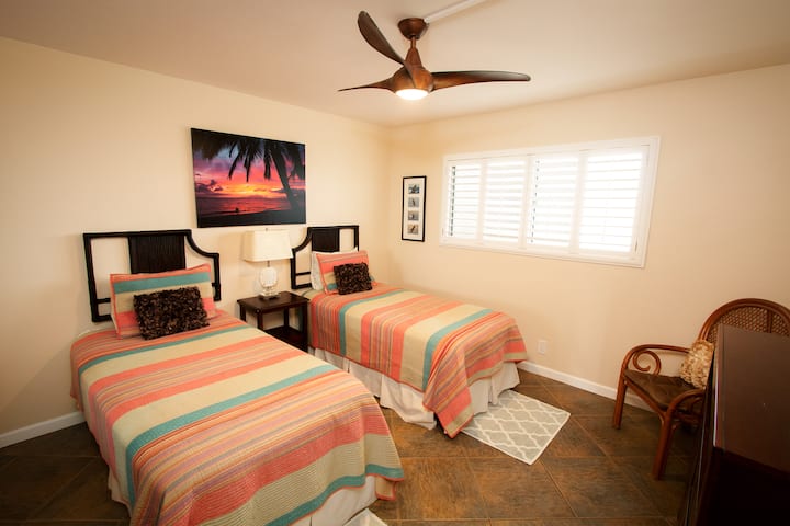 druga spavaća soba (kreveti se mogu pretvoriti u bračni krevet (širine 180 - 200 cm) - podsjetite nas nakon ugovaranja rezervacije)