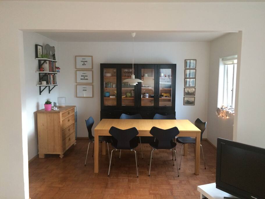 Dining room.