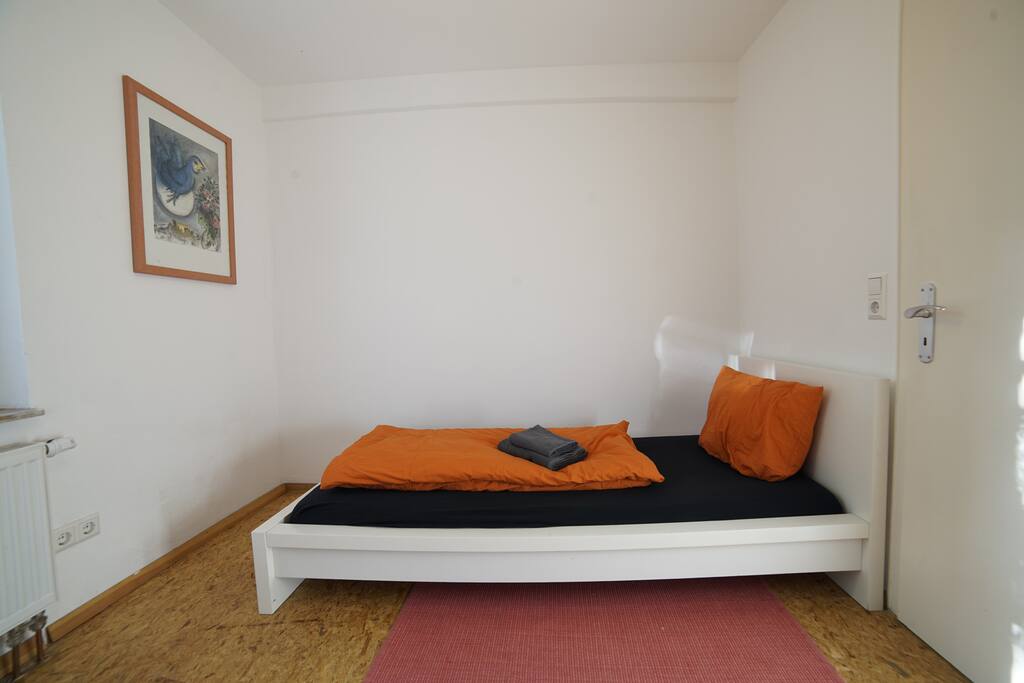 Einzelzimmer / single bed room