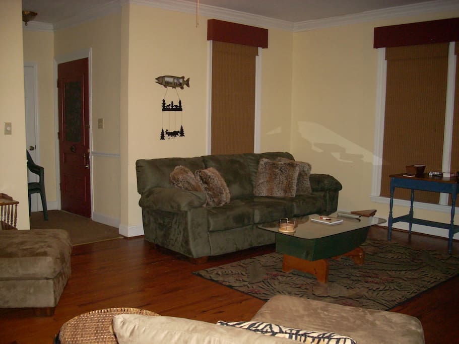 2 bedroom side living area