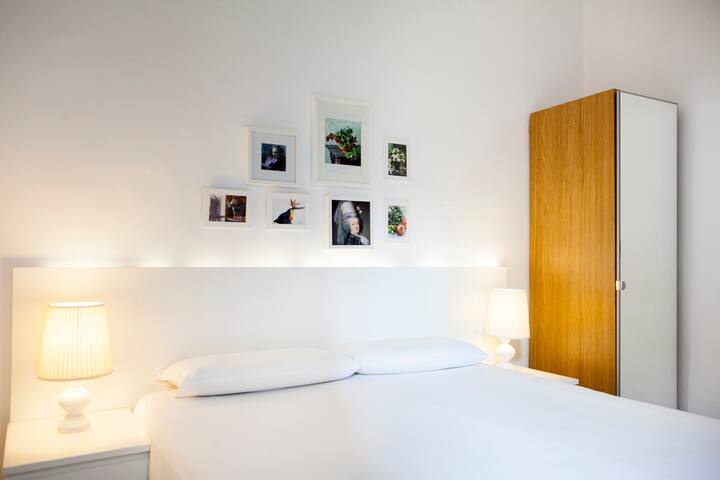 Spacious apartment by Las Ramblas gallery image 3