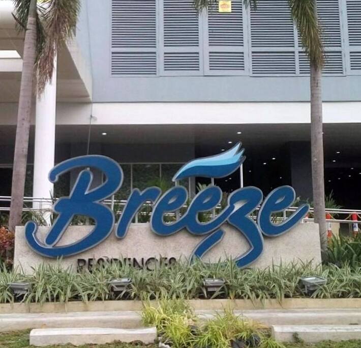 Breeze Residence Logo
