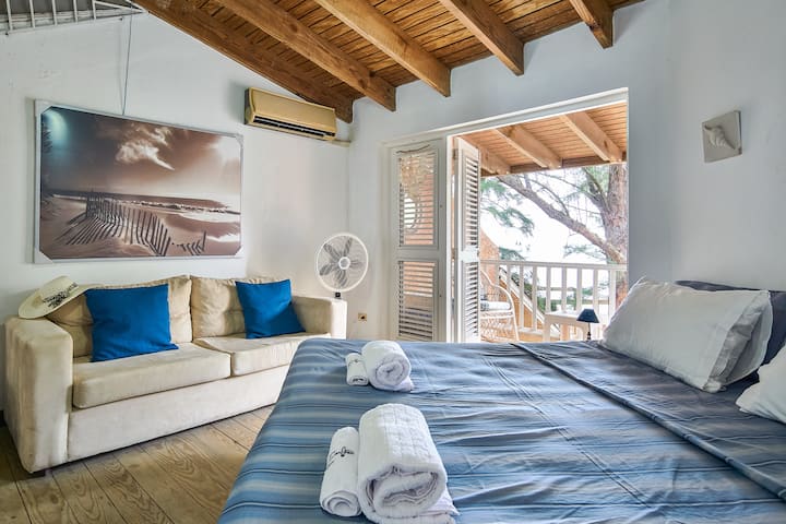 - غرفة النوم 1، في الطابق الثاني.
- غرفة النوم 1، في الطابق الثاني.