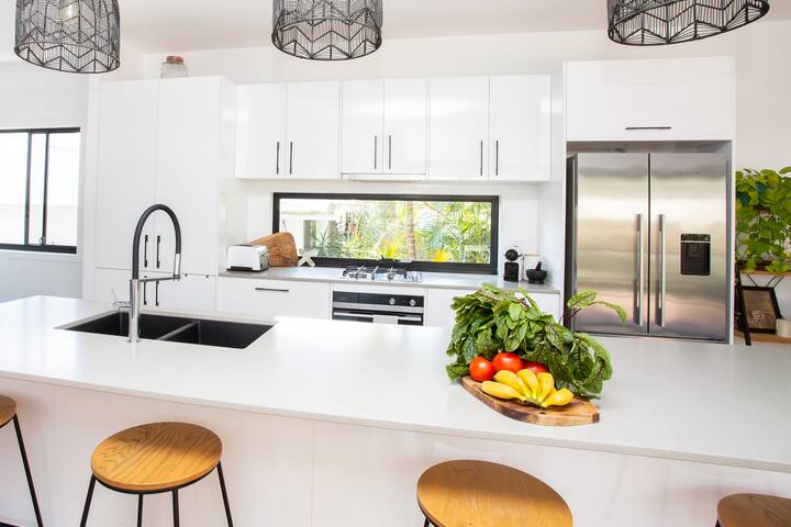 Rosewood Beach House *NEW POOL* gallery image 5