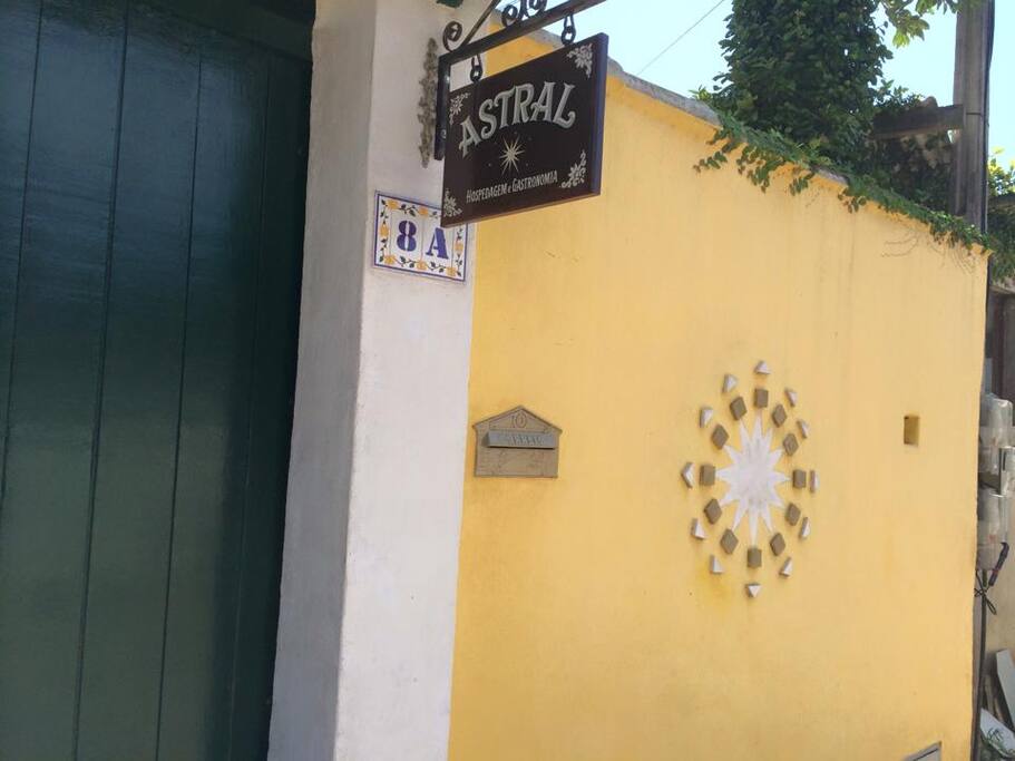 Entrada de nosso condomínio.
Temos estacionamento interno