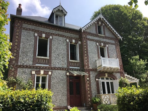 Pretty 5 bedroom house Les Petites Dalles 300 m from the sea