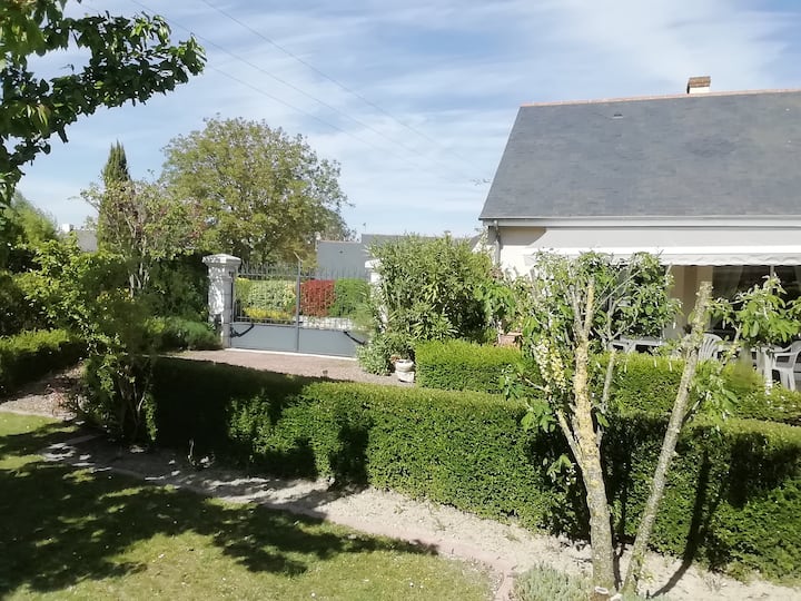 Charmante Maison Au Calme Sur Terrain Arboré - Montreuil-Bellay