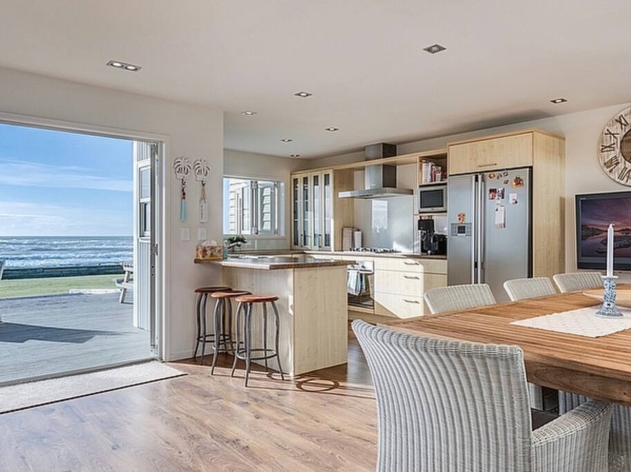 Main family - dining and kitchen