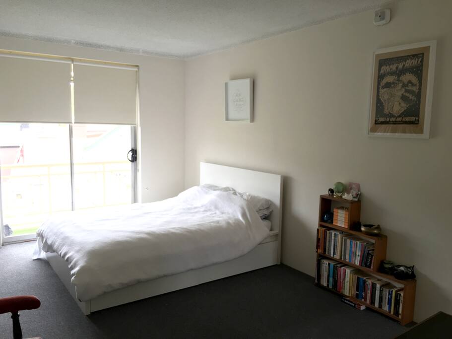 Queen bed perfect for sleeping 2