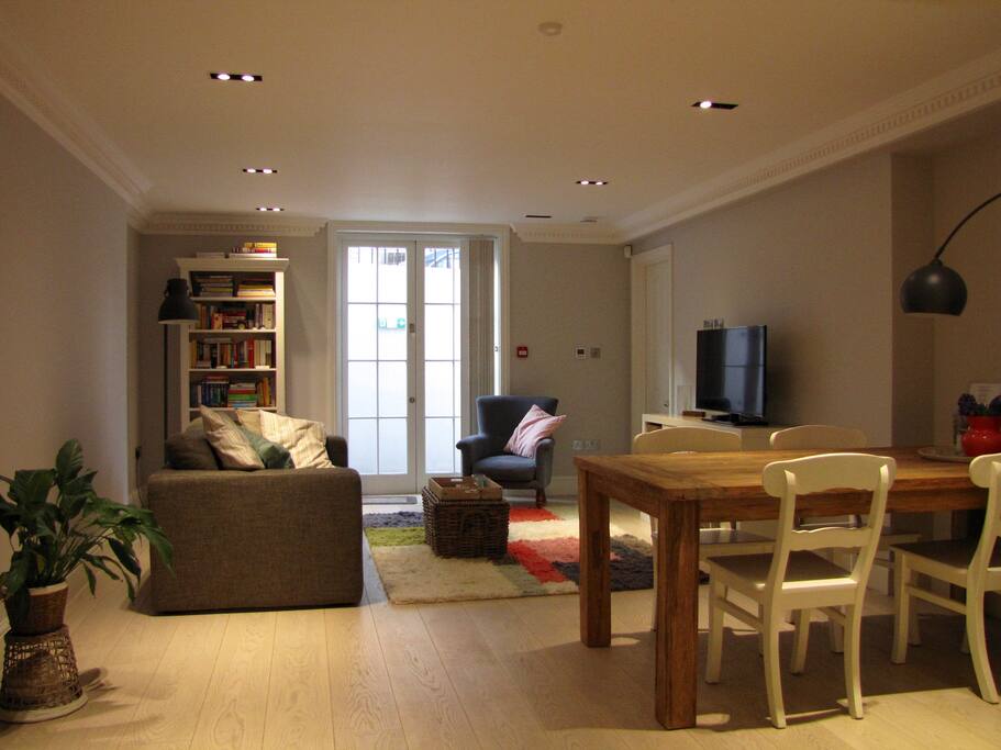 Spacious living room
