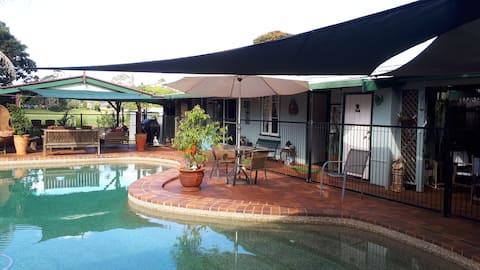 Garden Cottage -Relax W/ Nature, Pool or Fireplace