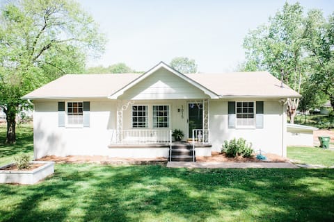 CITY COTTAGE  Maryville,TN Between the Mnts & Knox
