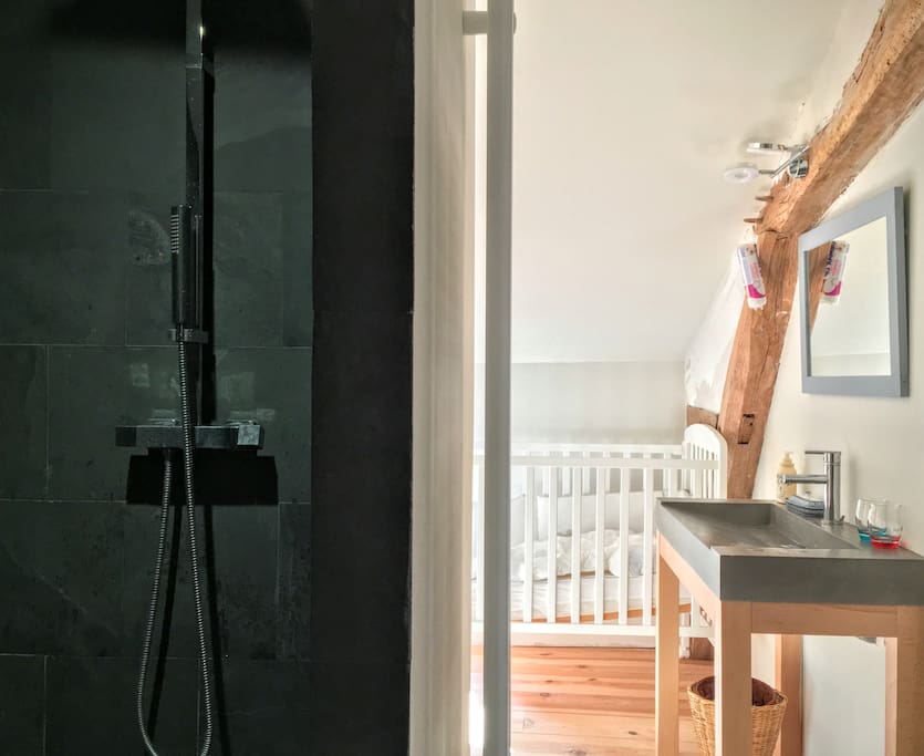 Salle de bain de la chambre sud