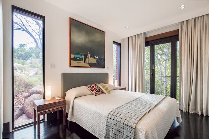 وإذا كان هناك ضيوف إضافيين ترغب في دعوتهم إلى جانب وقت راحتك 