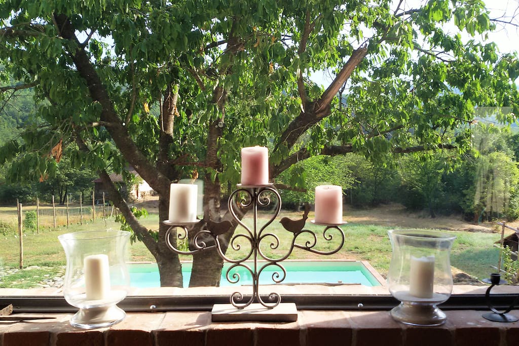 Piscina ( vista dalla cucina)