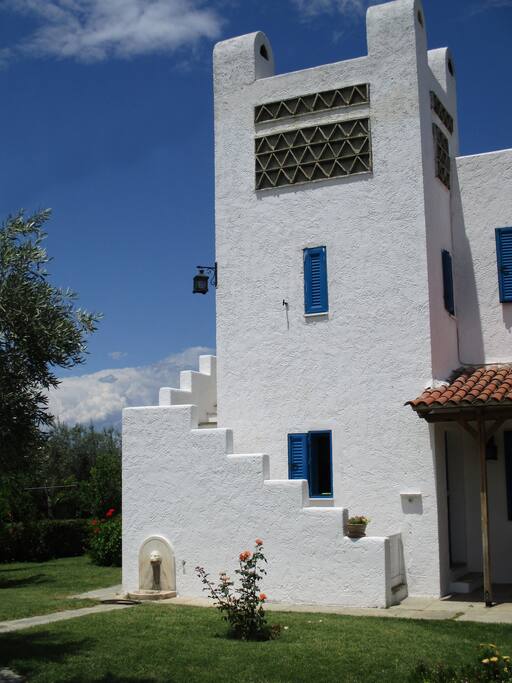 The steps leading to the apartment.